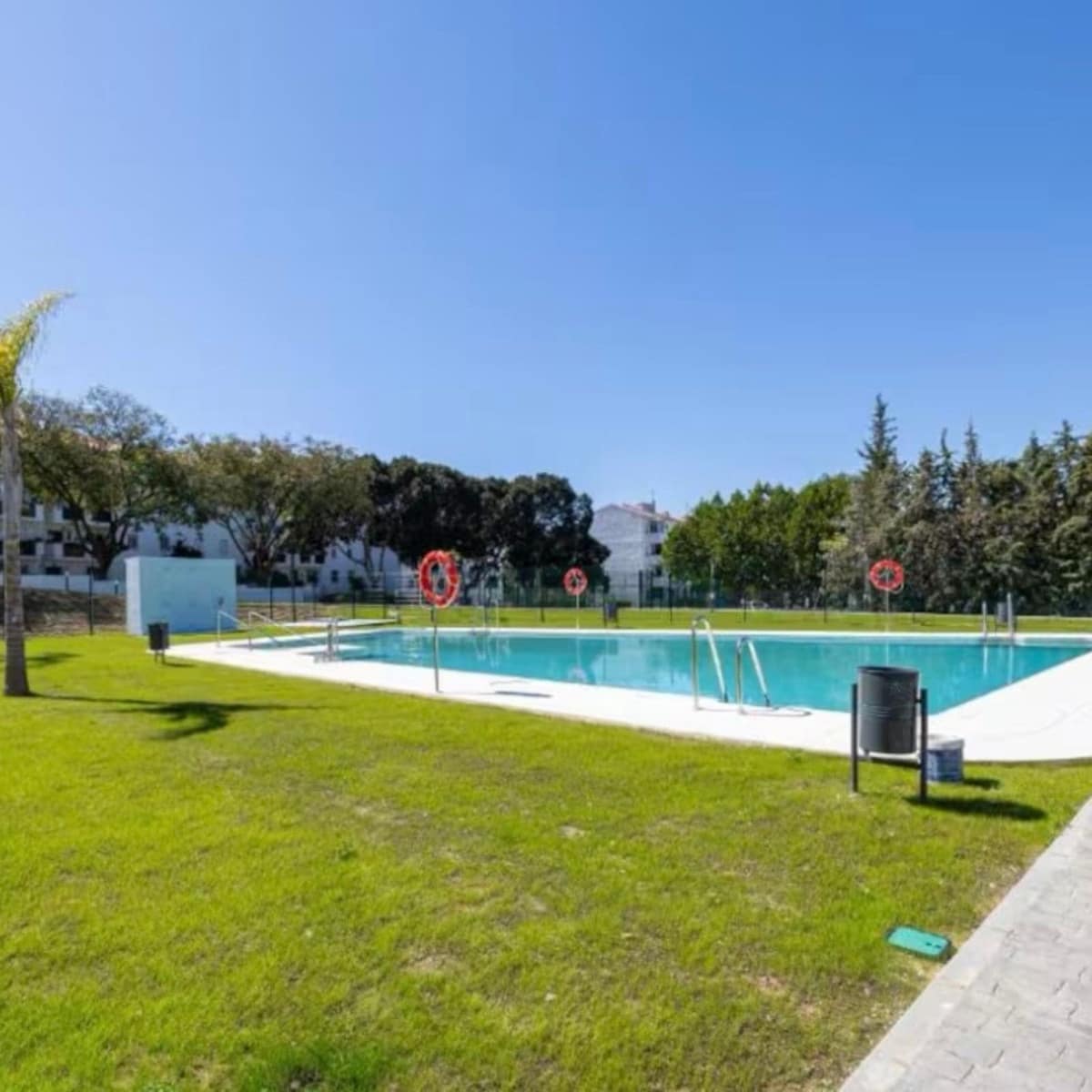 1 quarto Penthouse para venda em Estepona com piscina - 379 000 € (Ref: 9154663)