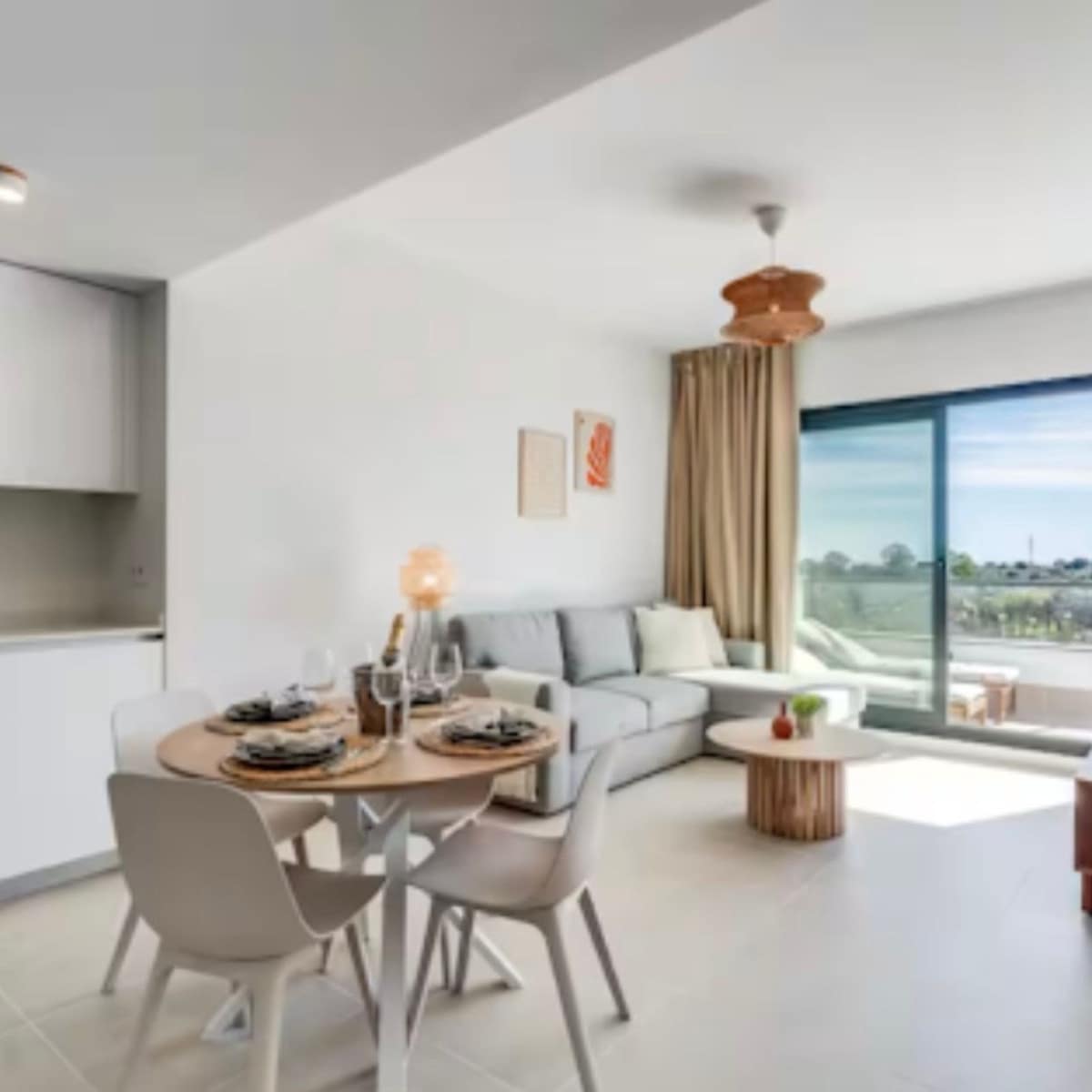 1 quarto Penthouse para venda em Estepona com piscina - 379 000 € (Ref: 9154663)