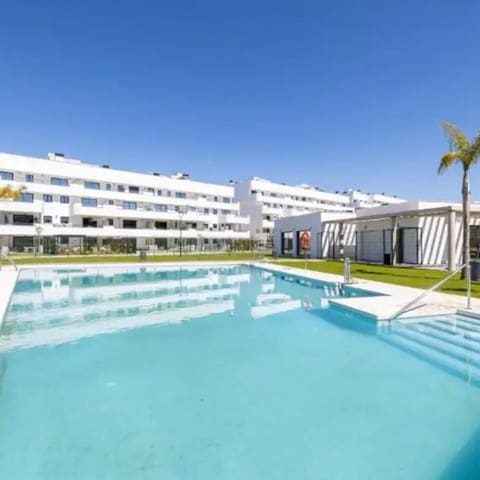 1 quarto Penthouse para venda em Estepona com piscina - 379 000 € (Ref: 9154663)