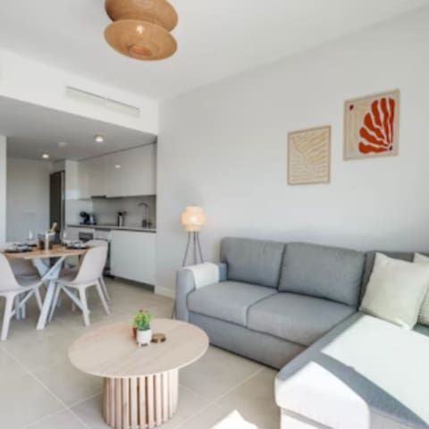 1 quarto Penthouse para venda em Estepona com piscina - 379 000 € (Ref: 9154663)