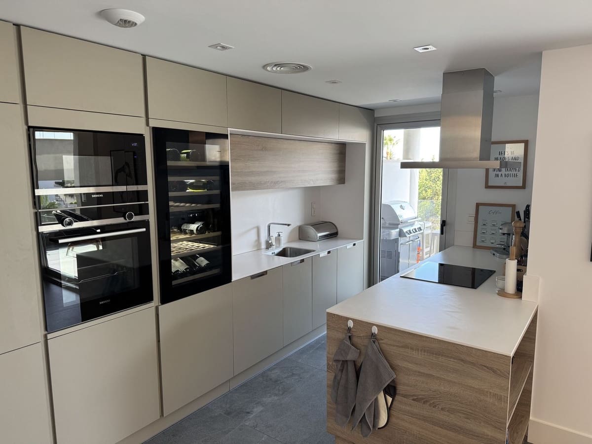 3 quarto Penthouse para venda em Nueva Andalucia com piscina garagem - 11 395 000 € (Ref: 9156154)