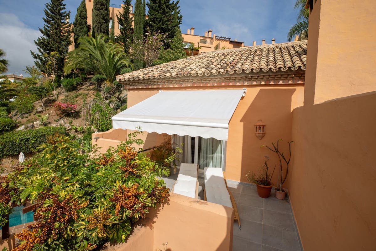 3 quarto Penthouse para venda em Nueva Andalucia com piscina garagem - 1 139 000 € (Ref: 9156156)