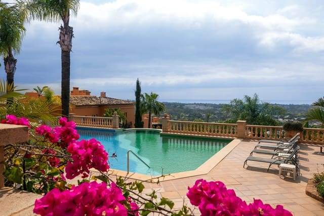 3 quarto Penthouse para venda em Nueva Andalucia, Marbella com piscina garagem - 1 139 000 € (Ref: 9156156)