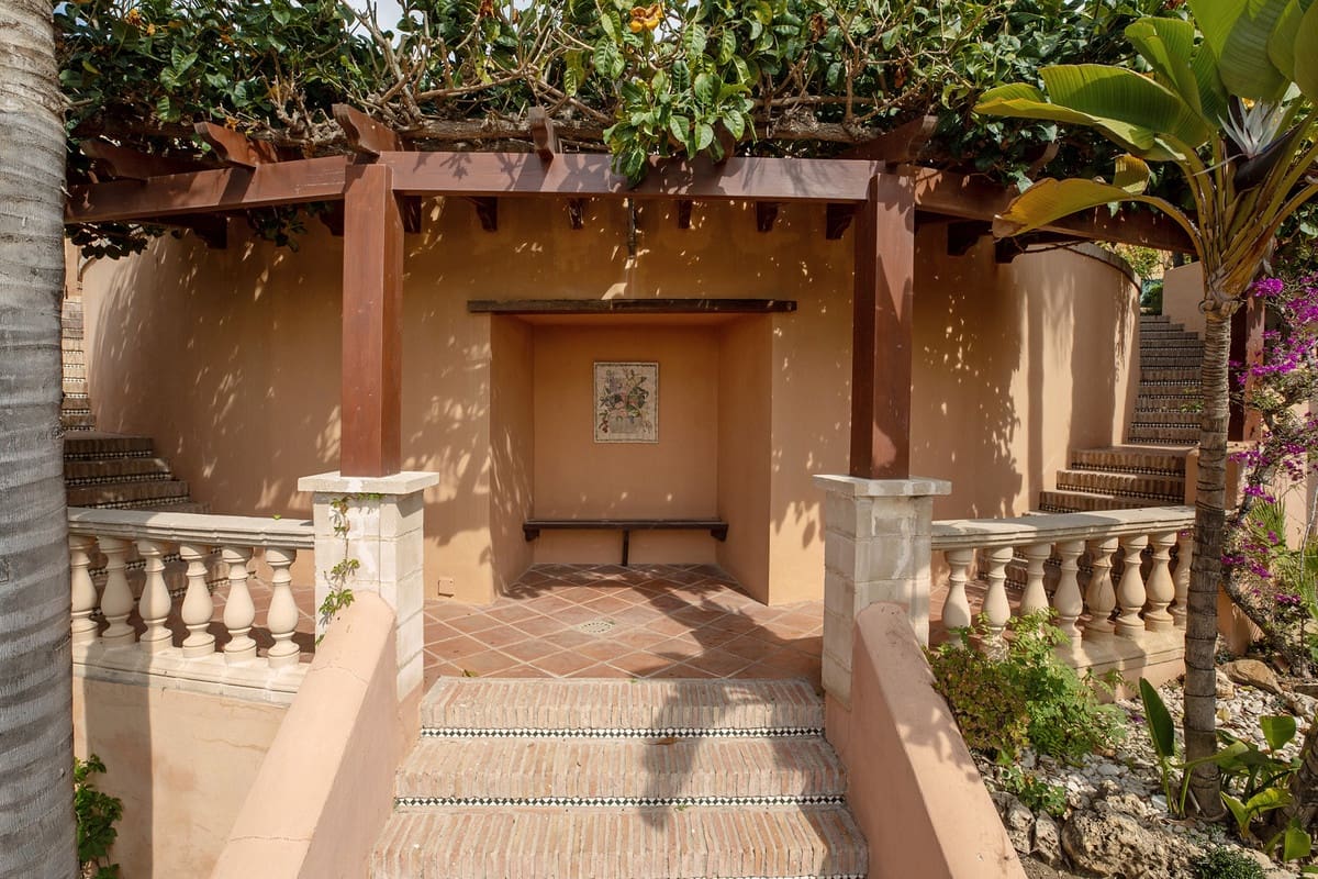 3 quarto Penthouse para venda em Nueva Andalucia com piscina garagem - 1 139 000 € (Ref: 9156156)