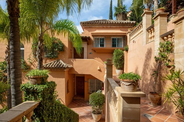 3 quarto Penthouse para venda em Nueva Andalucia, Marbella com piscina garagem - 1 139 000 € (Ref: 9156156)