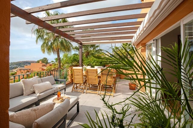 3 quarto Penthouse para venda em Nueva Andalucia, Marbella com piscina garagem - 1 139 000 € (Ref: 9156156)