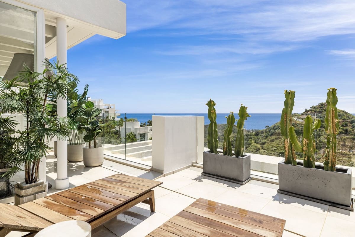 3 soveværelse Penthouse til salg i Ojen med swimmingpool garage - € 1.595.000 (Ref: 9156180)