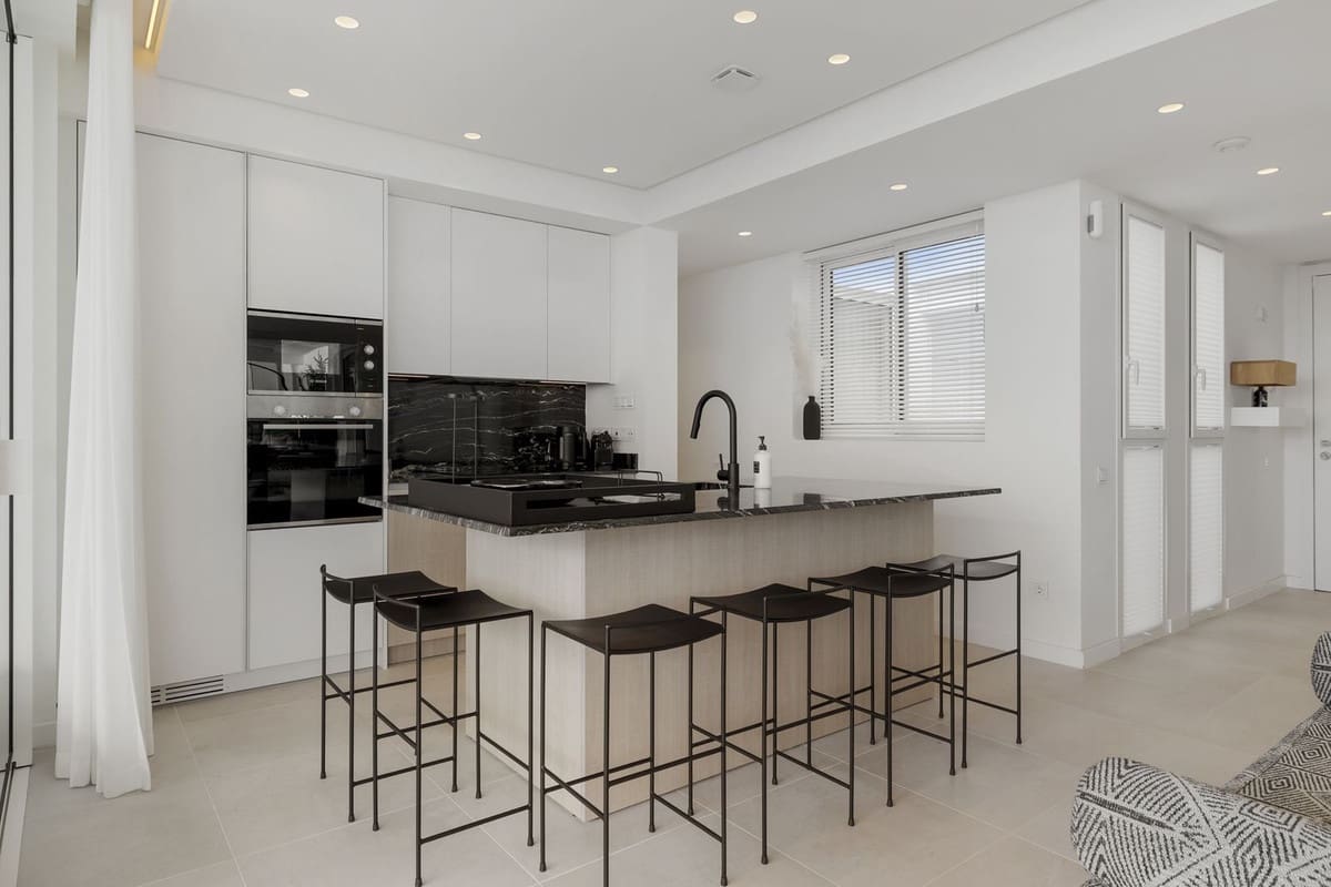 3 soveværelse Penthouse til salg i Ojen med swimmingpool garage - € 1.595.000 (Ref: 9156180)