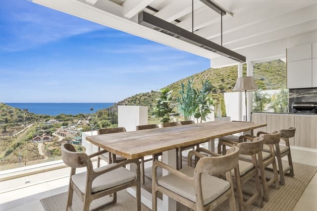 3 makuuhuone Kattohuoneisto myytävänä paikassa Ojen mukana uima-altaan 
autotalli - 1 595 000 € (Ref: 9156180)