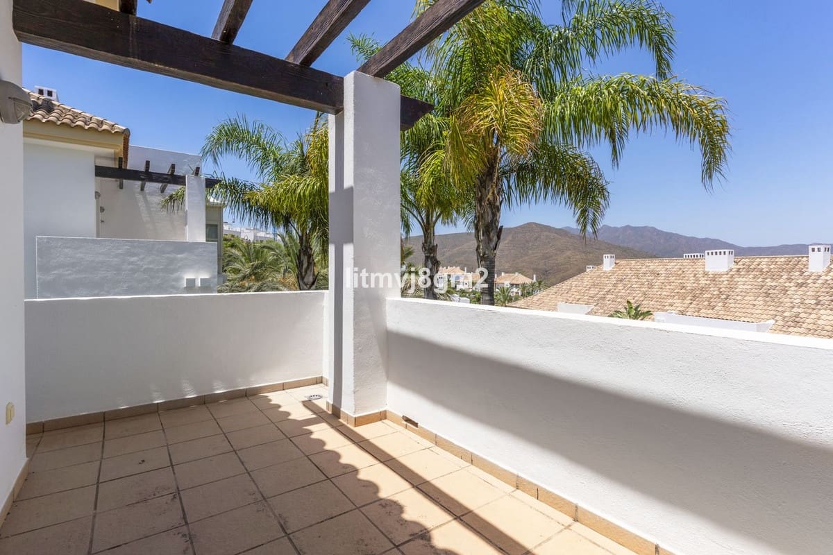 3 soveværelse Byhus til salg i La Cala de Mijas med swimmingpool garage - € 560.000 (Ref: 9164722)