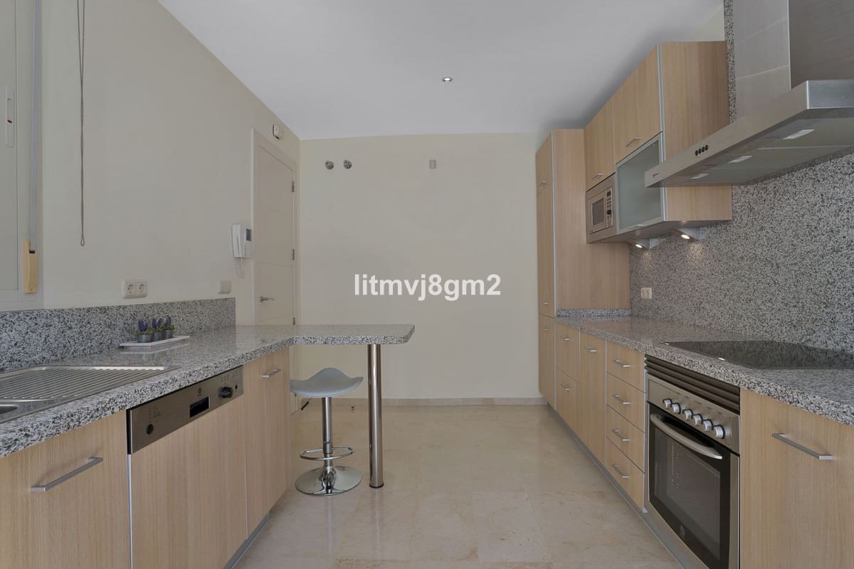 3 soveværelse Byhus til salg i La Cala de Mijas med swimmingpool garage - € 560.000 (Ref: 9164722)