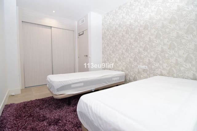 3 makuuhuone Omakotitalo myytävänä paikassa La Cala de Mijas, Mijas mukana uima-altaan 
autotalli - 735 000 € (Ref: 9167154)