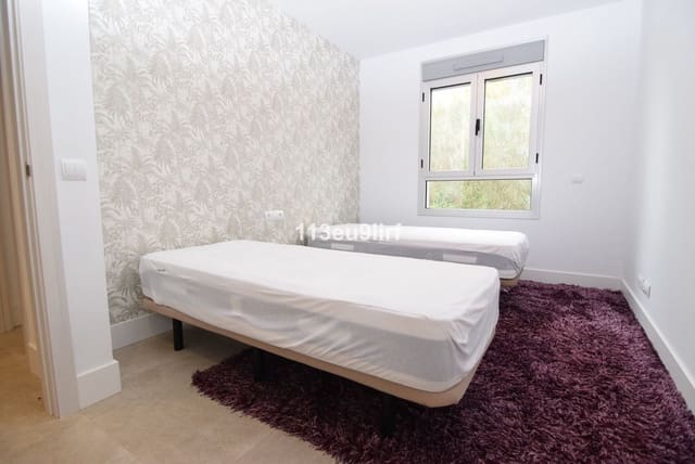 3 makuuhuone Omakotitalo myytävänä paikassa La Cala de Mijas, Mijas mukana uima-altaan 
autotalli - 735 000 € (Ref: 9167154)