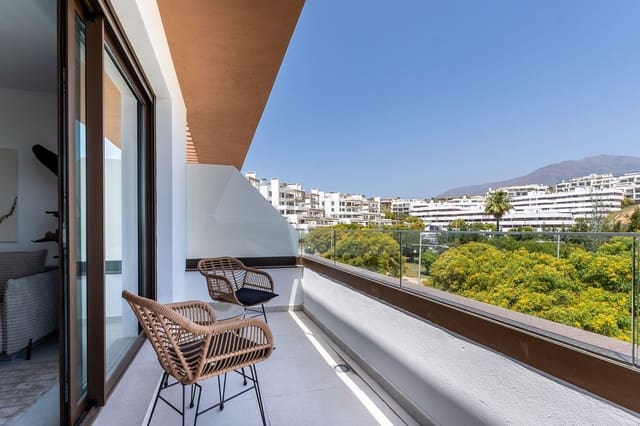 2 quarto Apartamento para venda em Estepona com piscina garagem - 595 000 € (Ref: 9168429)