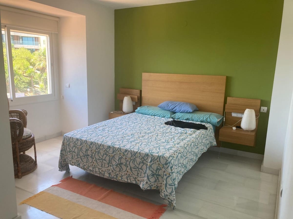 5 soveværelse Byhus til salg i Estepona med swimmingpool garage - € 1.755.000 (Ref: 9168956)