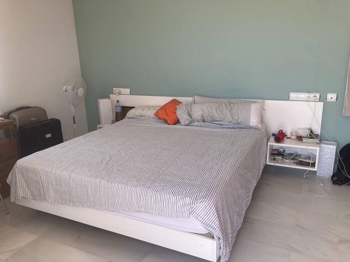 5 soveværelse Byhus til salg i Estepona med swimmingpool garage - € 1.755.000 (Ref: 9168956)