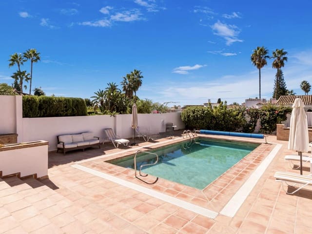 5 soverom Hus til salgs i El Paraiso, Estepona med svømmebasseng - € 1 490 000 (Ref: 9168957)