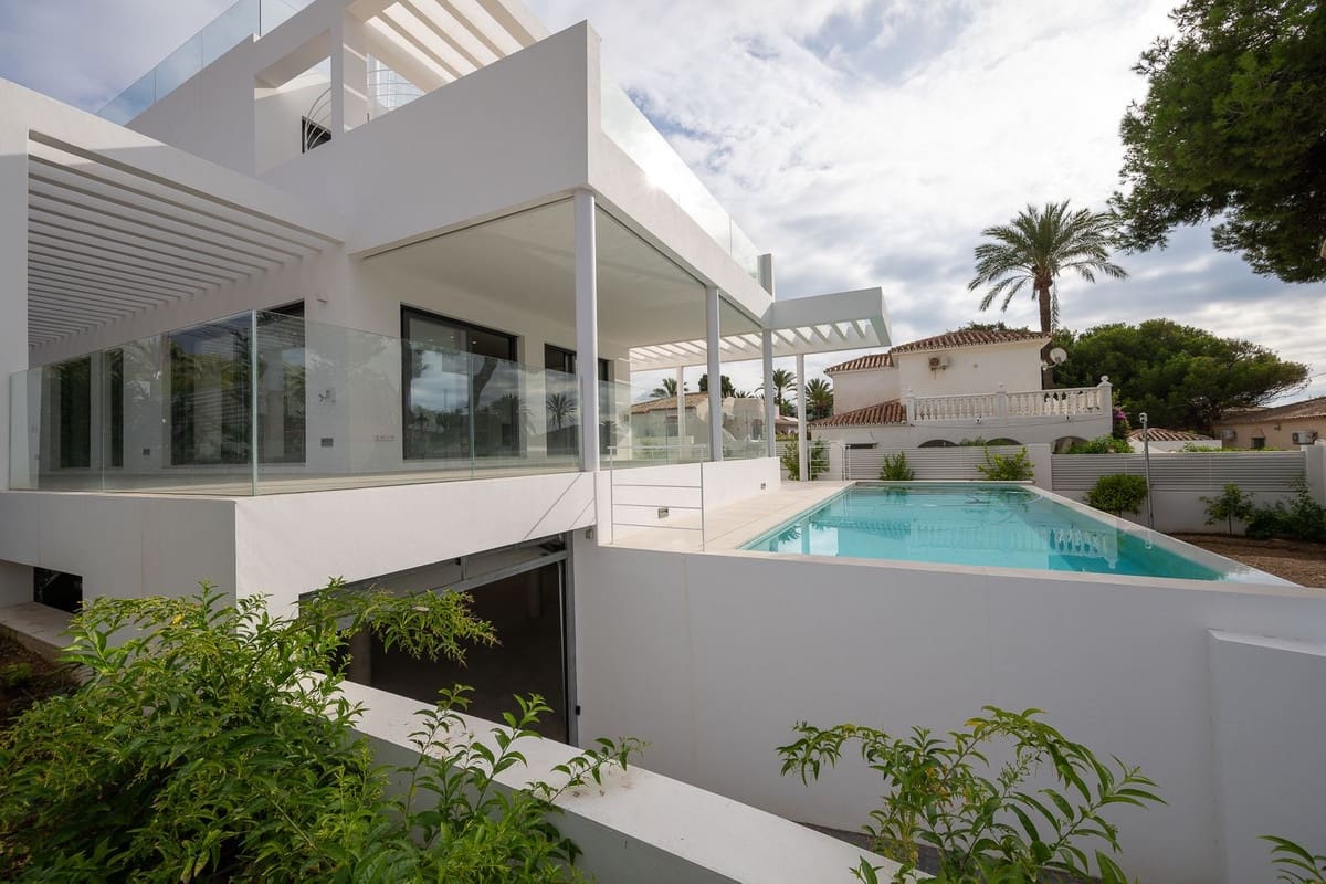 4 chambre Villa/Maison à vendre à Marbesa avec piscine garage - 3 600 000 € (Ref: 9172093)