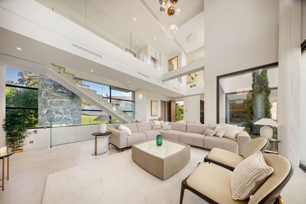 5 soveværelse Villa til salg i Marbesa med swimmingpool garage - € 3.500.000 (Ref: 9172094)