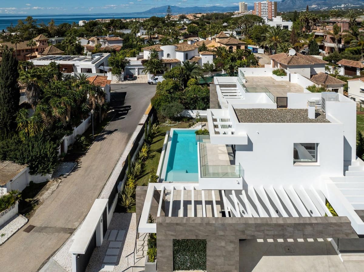 5 soveværelse Villa til salg i Marbesa med swimmingpool garage - € 3.500.000 (Ref: 9172094)