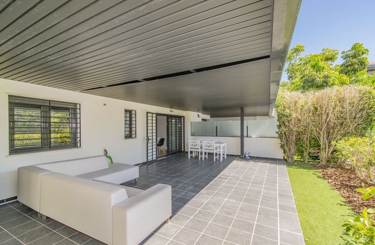 2 soveværelse Lejlighed til salg i Los Flamingos med swimmingpool garage - € 419.000 (Ref: 9177550)