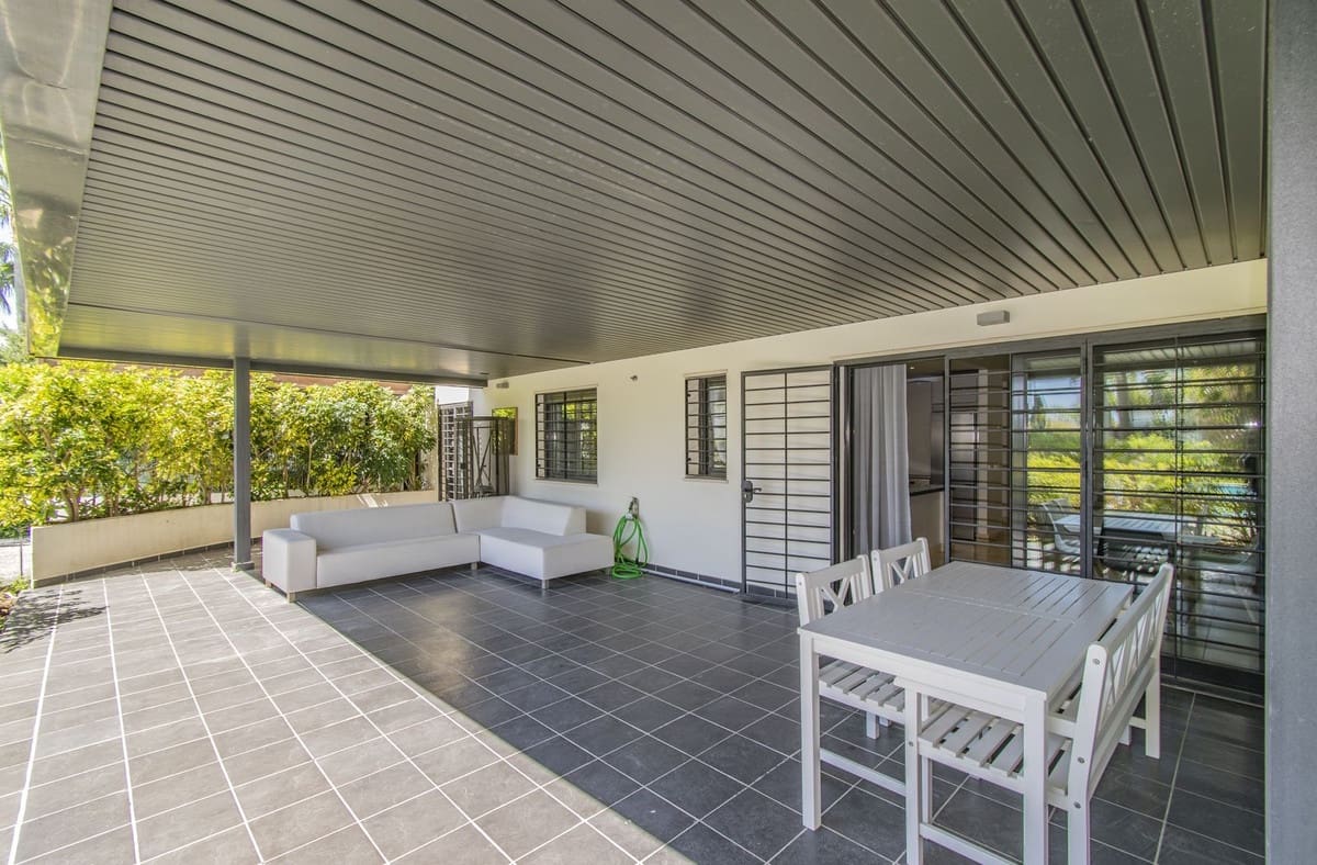 2 soveværelse Lejlighed til salg i Los Flamingos med swimmingpool garage - € 419.000 (Ref: 9177550)