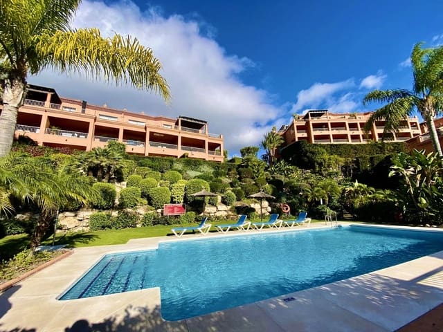 3 chambre Penthouse à vendre à Marbella avec piscine garage - 1 150 000 € (Ref: 9180369)