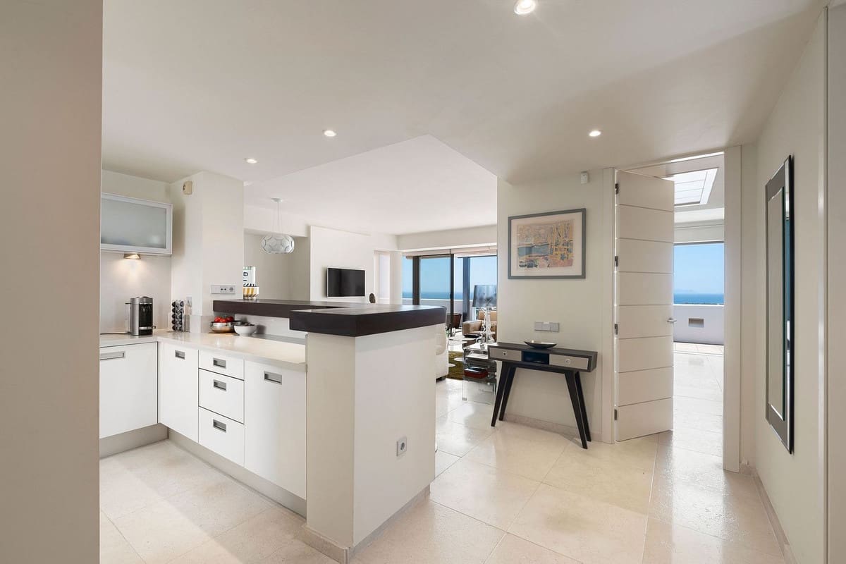 2 slaapkamer Penthouse te koop in Benahavis met zwembad garage - € 755.000 (Ref: 9180371)