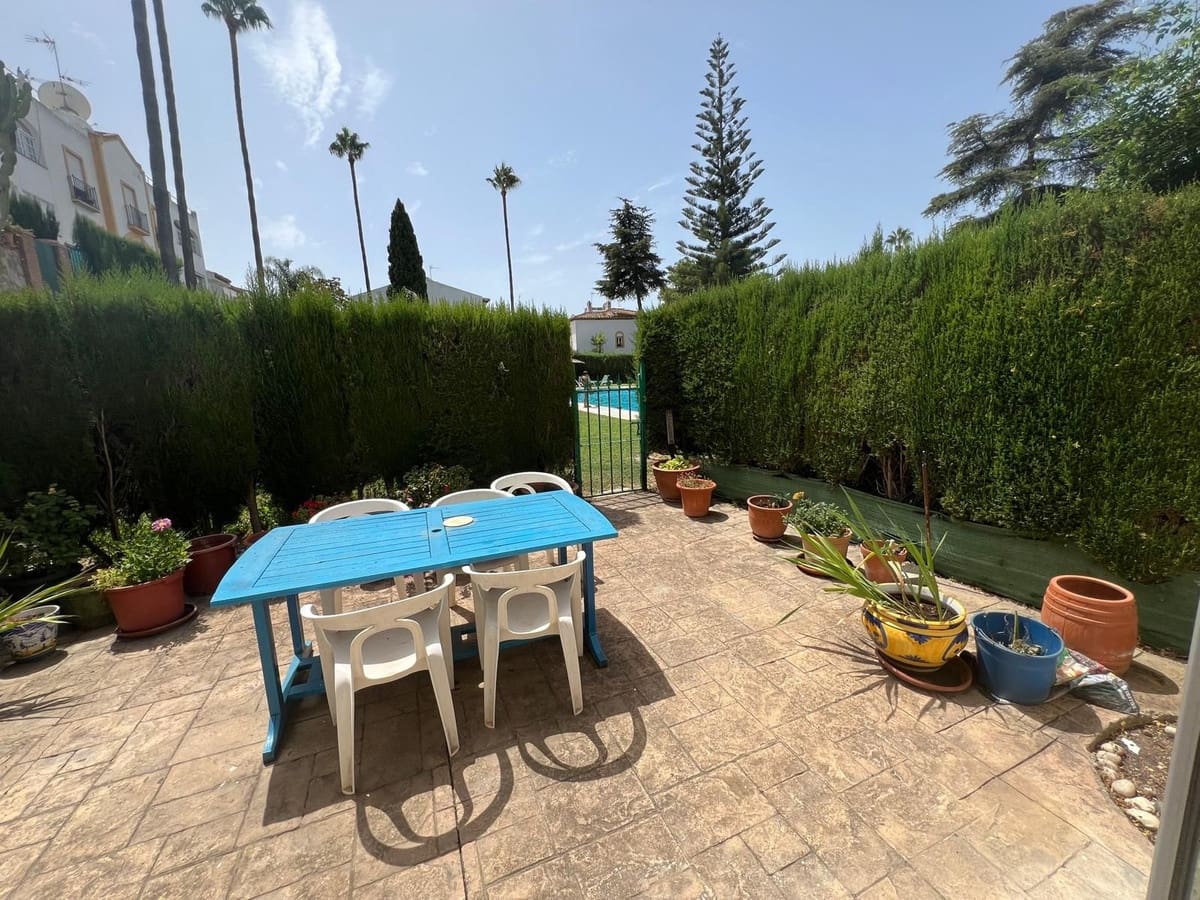 3 soveværelse Byhus til salg i La Atalaya med swimmingpool garage - € 430.000 (Ref: 9181891)