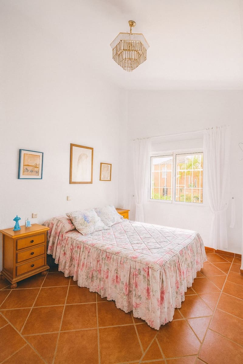 3 camera da letto Casa in vendita in Estepona con piscina - 380.000 € (Rif: 9181893)