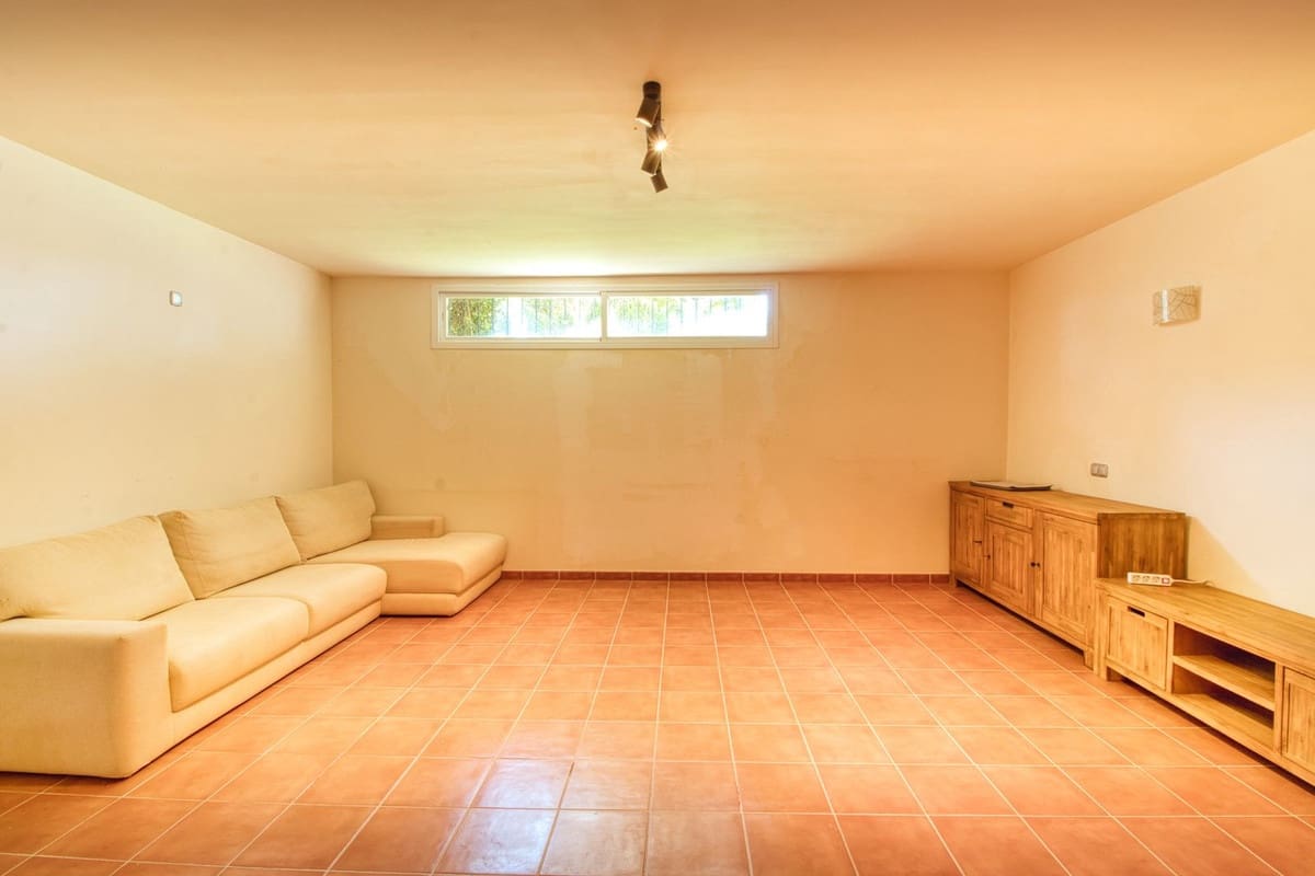 4 soveværelse Byhus til salg i Manilva med swimmingpool garage - € 545.000 (Ref: 9181963)