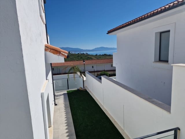 2 sypialnia Dom na sprzedaż w Manilva z garażem - 395 000 € (Ref: 9184705)