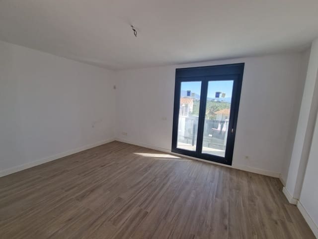 2 sypialnia Dom na sprzedaż w Manilva z garażem - 395 000 € (Ref: 9184705)