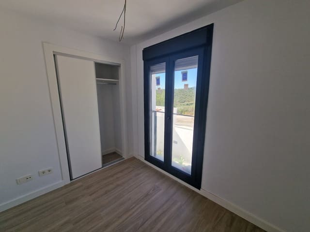 2 sypialnia Dom na sprzedaż w Manilva z garażem - 395 000 € (Ref: 9184705)