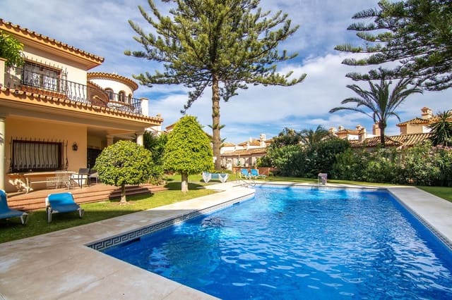 4 camera da letto Casa in vendita in Estepona con piscina garage - 895.000 € (Rif: 9184708)