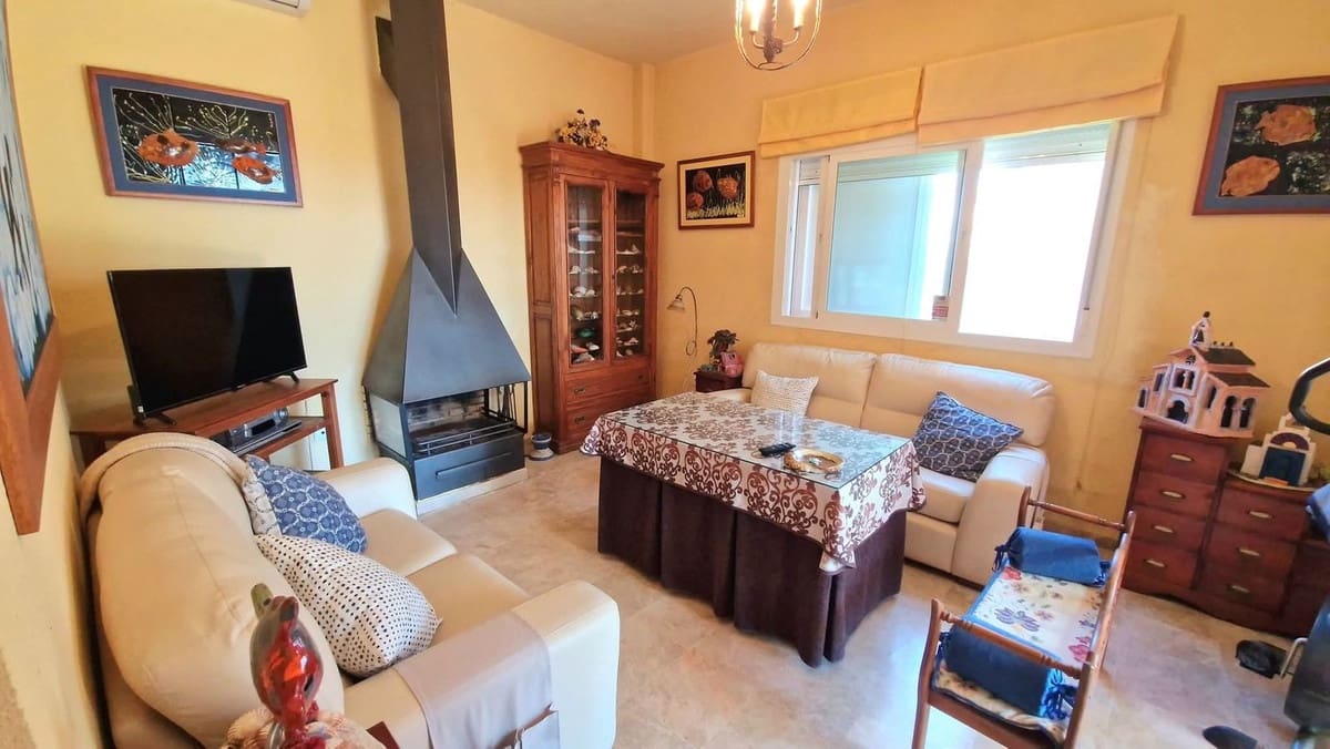 4 soveværelse Byhus til salg i Manilva med swimmingpool garage - € 467.000 (Ref: 9186298)