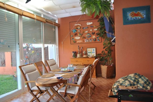 4 soveværelse Byhus til salg i Manilva med swimmingpool garage - € 467.000 (Ref: 9186298)