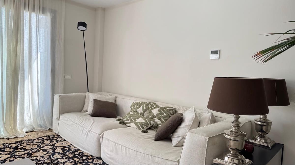 3 bedroom Apartment for sale in Estepona with pool garage - € 695,000 (Ref: 9191804)