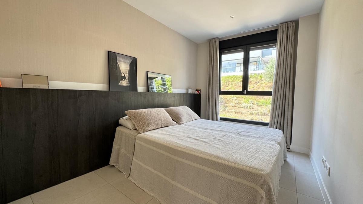 3 bedroom Apartment for sale in Estepona with pool garage - € 695,000 (Ref: 9191804)