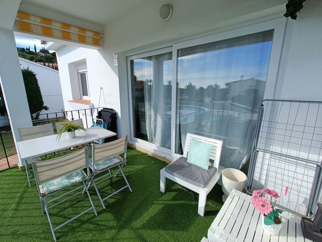 2 soverom Penthouse til salgs i El Paraiso, Estepona med svømmebasseng garasje - € 320 000 (Ref: 9193179)