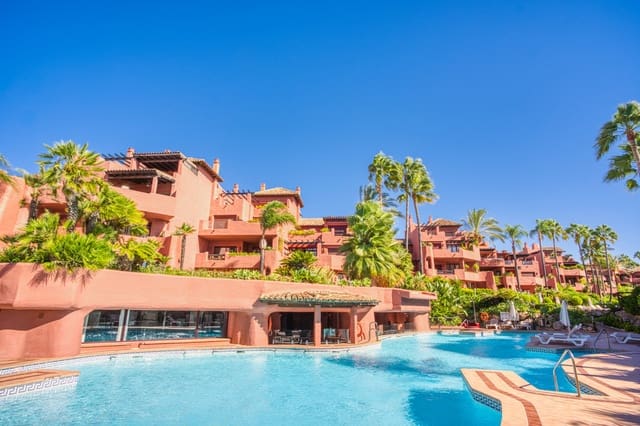 3 quarto Penthouse para venda em Estepona com piscina garagem - 1 900 000 € (Ref: 9193180)