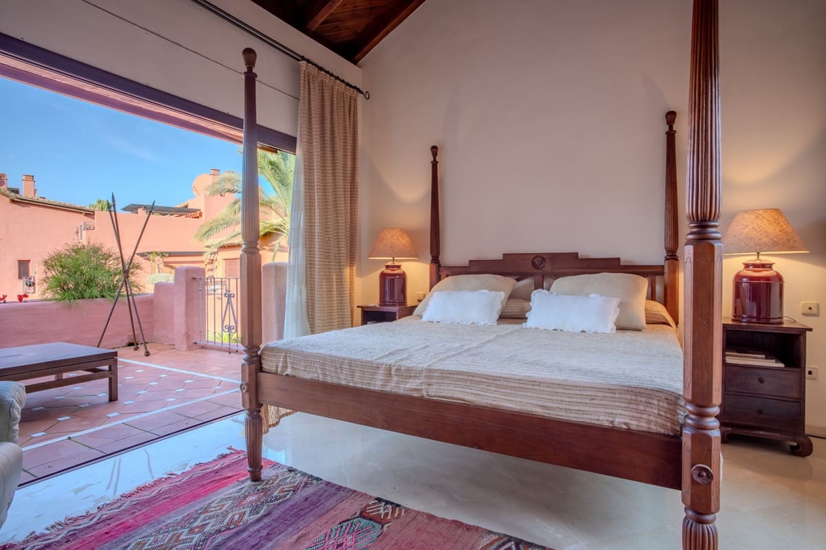 3 quarto Penthouse para venda em Estepona com piscina garagem - 1 900 000 € (Ref: 9193180)