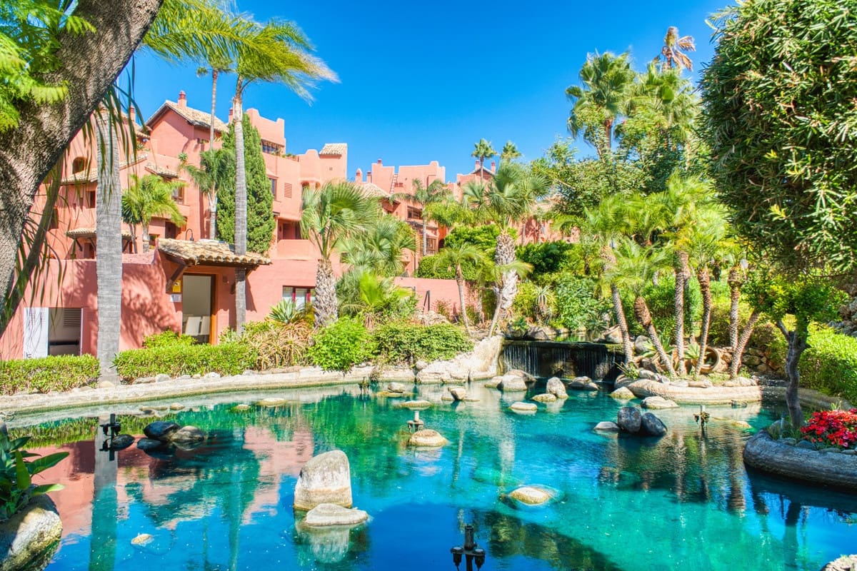 3 quarto Penthouse para venda em Estepona com piscina garagem - 1 900 000 € (Ref: 9193180)