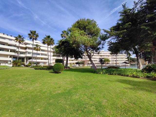 3 quarto Apartamento para venda em Estepona com piscina garagem - 1 199 000 € (Ref: 9193247)