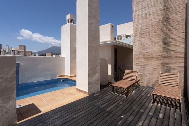 2 Zimmer Penthouse zu verkaufen in Estepona mit Pool Garage - 630.000 € (Ref: 9197313)