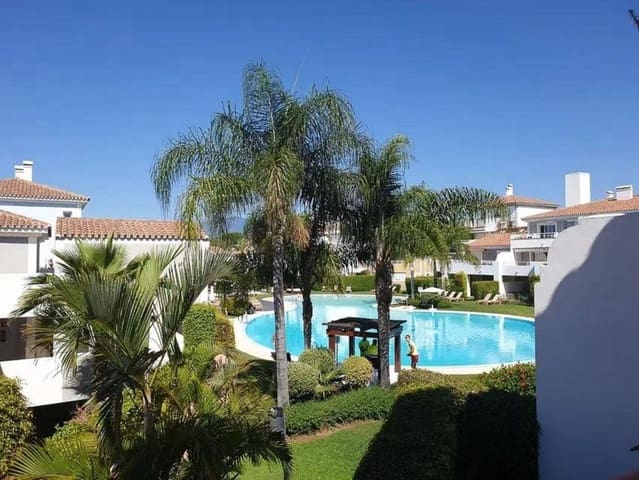 2 bedroom Apartment for sale in El Paraiso, Estepona with pool garage - € 410,000 (Ref: 9197316)