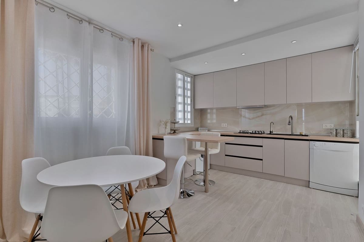 3 chambre Penthouse à vendre à Estepona avec piscine garage - 399 000 € (Ref: 9197317)