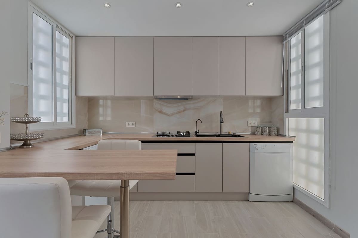 3 chambre Penthouse à vendre à Estepona avec piscine garage - 399 000 € (Ref: 9197317)