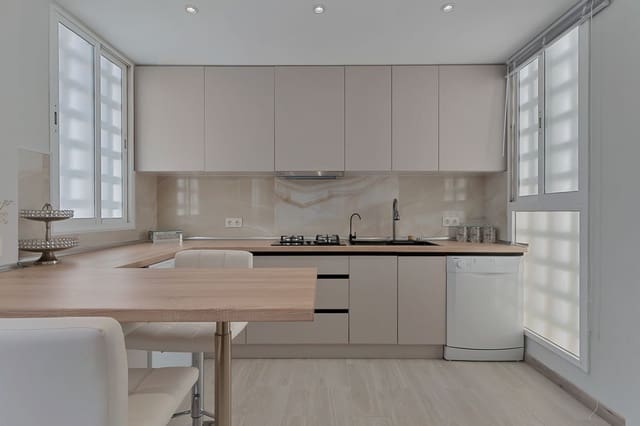 3 chambre Penthouse à vendre à Estepona avec piscine garage - 399 000 € (Ref: 9197317)