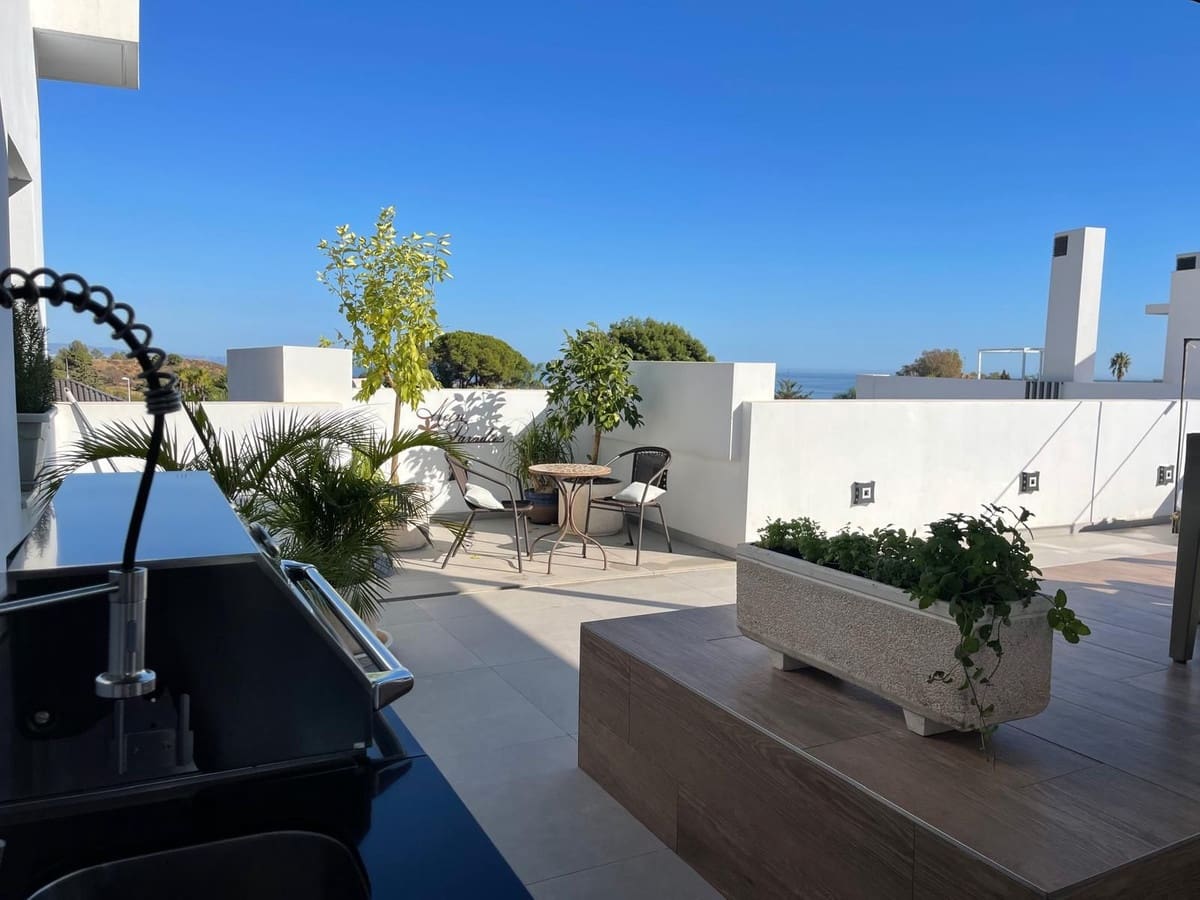 3 quarto Penthouse para venda em Estepona com piscina garagem - 1 250 000 € (Ref: 9197319)